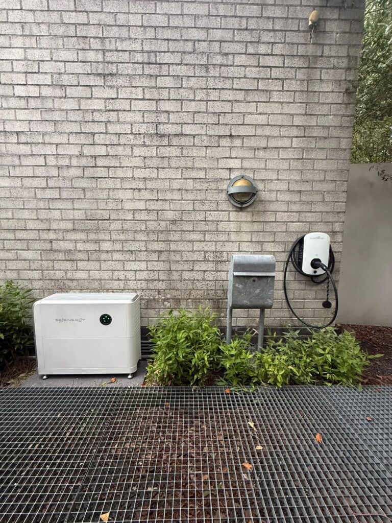 Thuisbatterij en autolader geïnstalleerd in Midwoud door Zonzo